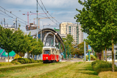 Tramwaje Śląskie 1100 in Aleja Wojciecha Korfantego