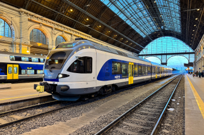 MÁV-START 415 112 in Budapest Keleti