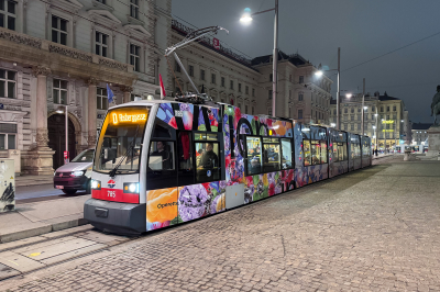 Wiener Linien B1 785 in Wien Schwarzenbergplatz