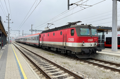 ÖBB 1144 237 in Marchegg mit dem REX 2515