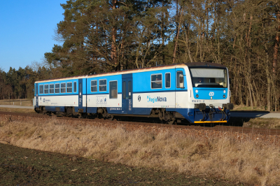 České dráhy 914 011 in Hrdlorezy mit dem Os 8715