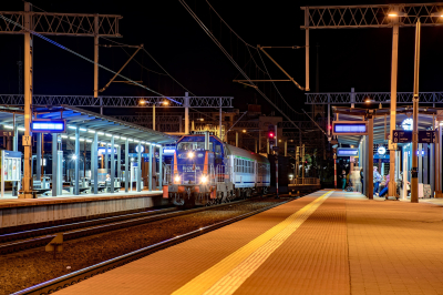 PKP Intercity SU4210 006 in peron 4