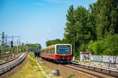 S-Bahn Berlin 481 092  in Baumschulenweg