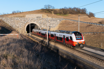 ÖBB 4746 011 in Weißenkirchen an der Perschling mit dem cjx 1924