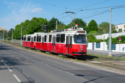 E2 4310 Wiener Linien  Freie Strecke  Neilreichgasse  Railwayfans