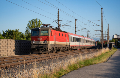 ÖBB 1144 029 in Haid mit dem IC600
