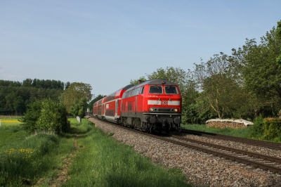 DB Regio 218 401 in Steinweiler mit dem RE 12035